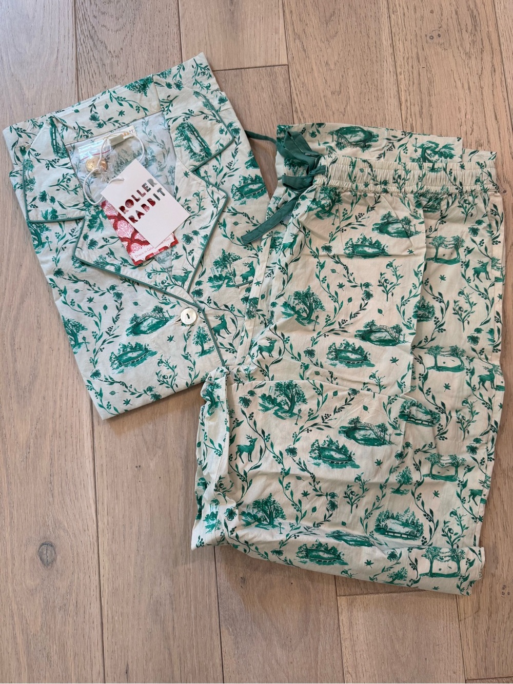 Roller Rabbit Green Toile Pajama Set